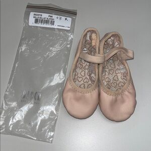 Bloch Pink Leather Ballet Shoes child size 7 / preowned